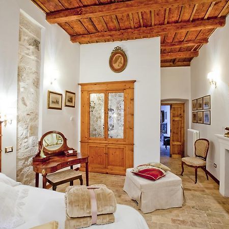 B&B Il Marchese Del Grillo Сулмона Стая снимка