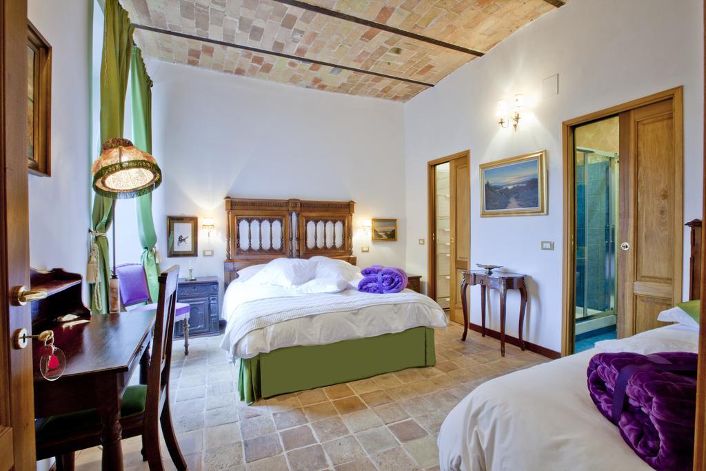 B&B Il Marchese Del Grillo Сулмона Стая снимка
