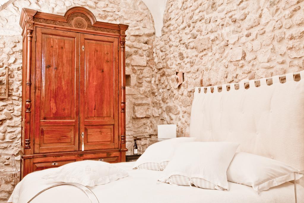 B&B Il Marchese Del Grillo Сулмона Стая снимка
